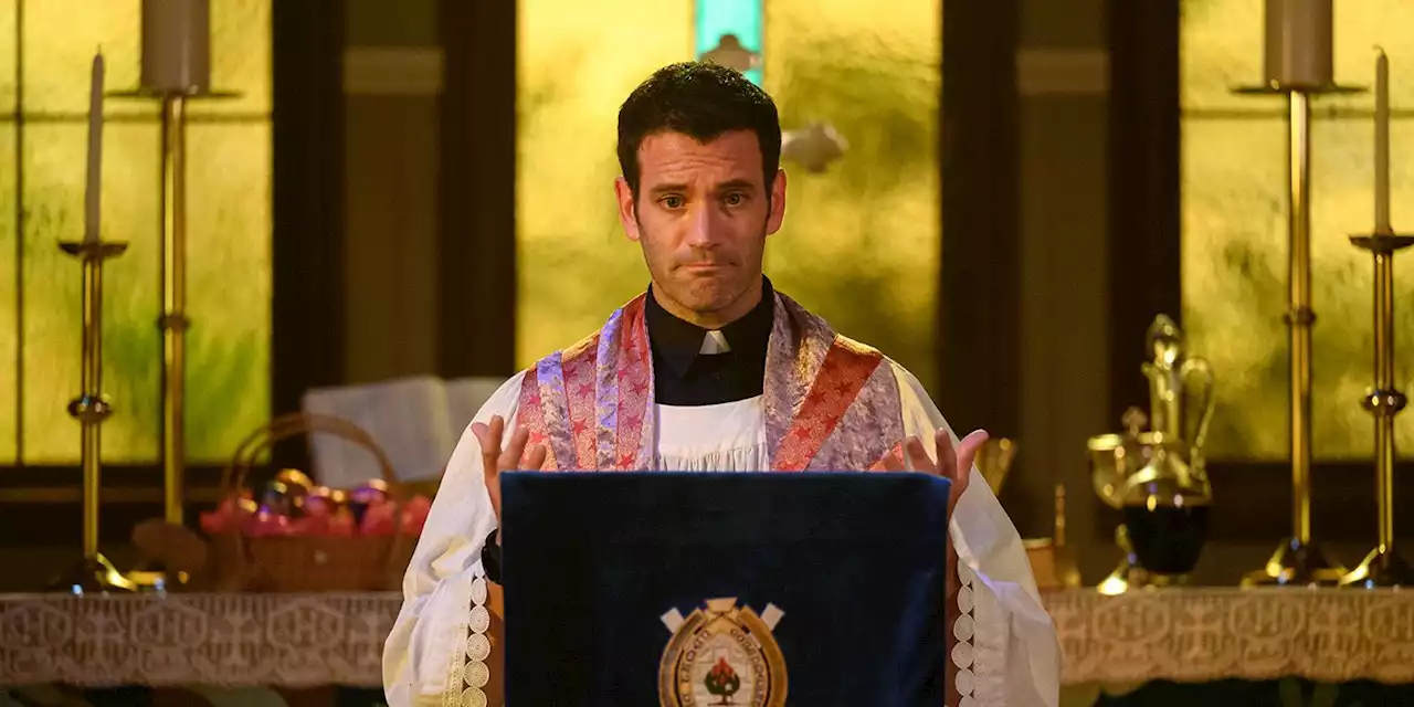 Colin Donnell Evades the Chicago Mob Disguised as a Priest in 'Irreverent' Trailer