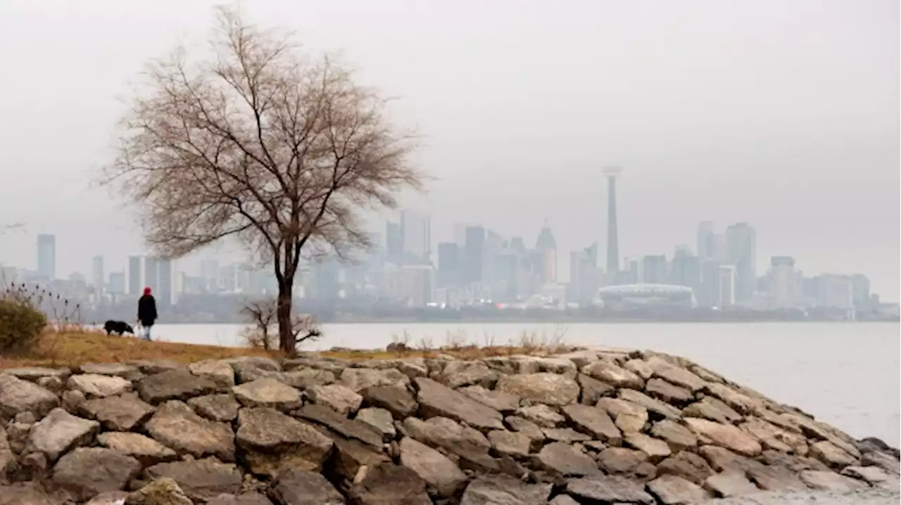 Fog advisory continues in Toronto causing limited visibility