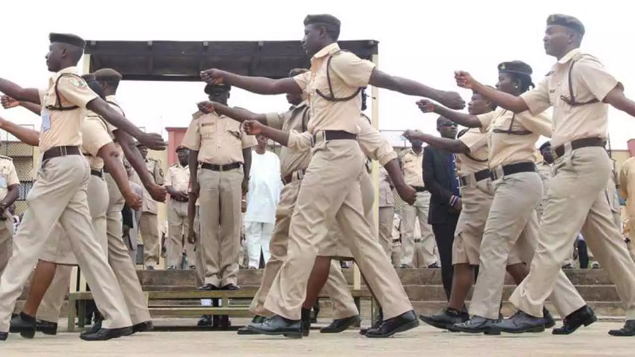 Nigeria Immigration sacks 8 personnel, redeploys 100 others