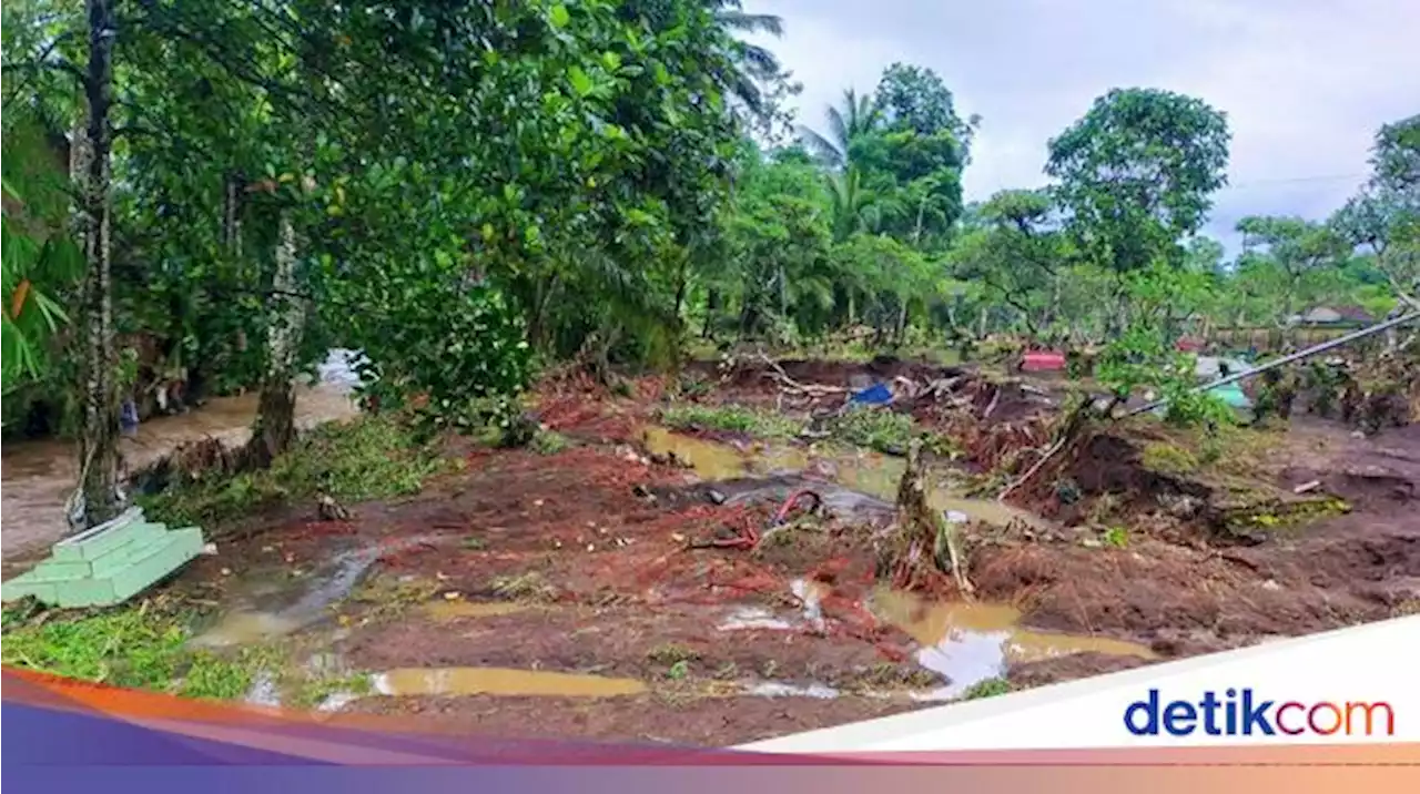 Puluhan Jenazah di TPU Glenmore Banyuwangi Hanyut Diterjang Banjir Bandang