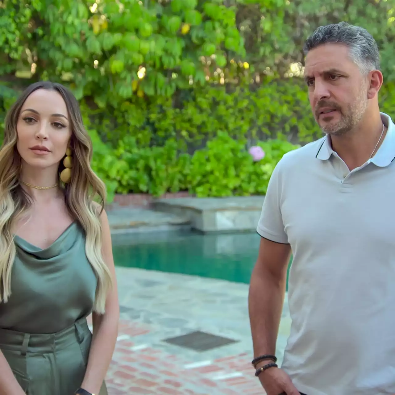 Mauricio Umansky and His Daughters Bicker Over a Big Sale In Buying Beverly Hills Sneak Peek - E! Online