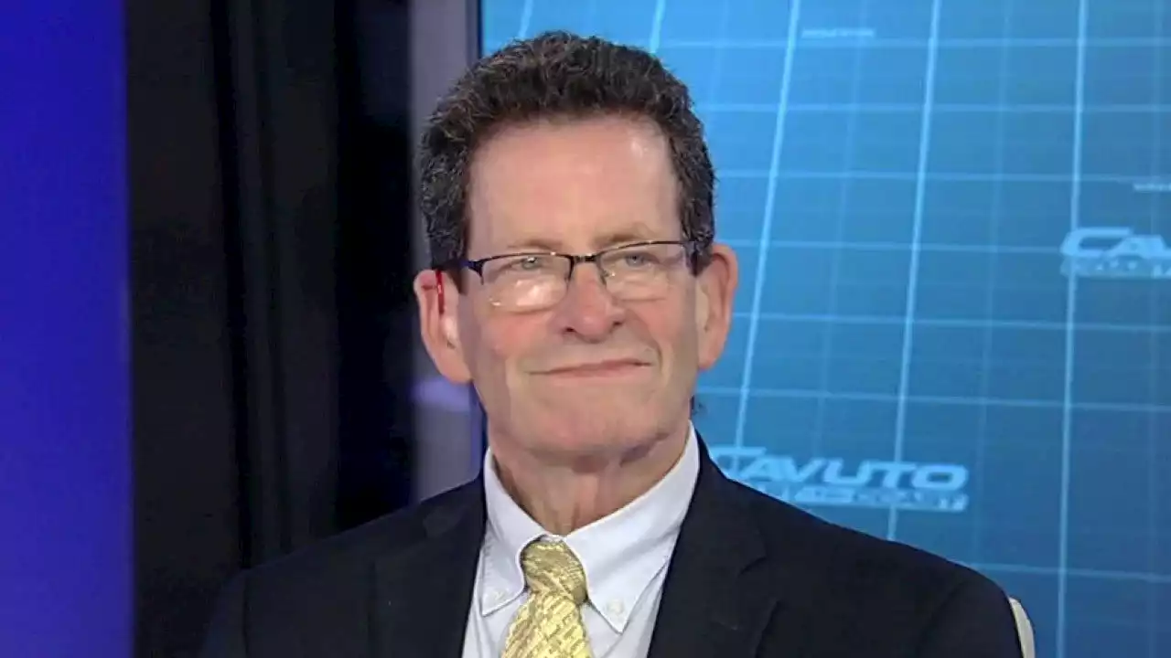 Billionaire Ken Fisher: Fed can't kill inflation, but recession is unlikely while loan growth is 'robust'