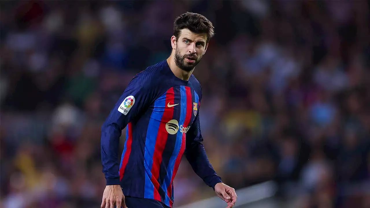 Barcelona's Gerard Piqué announces retirement from soccer