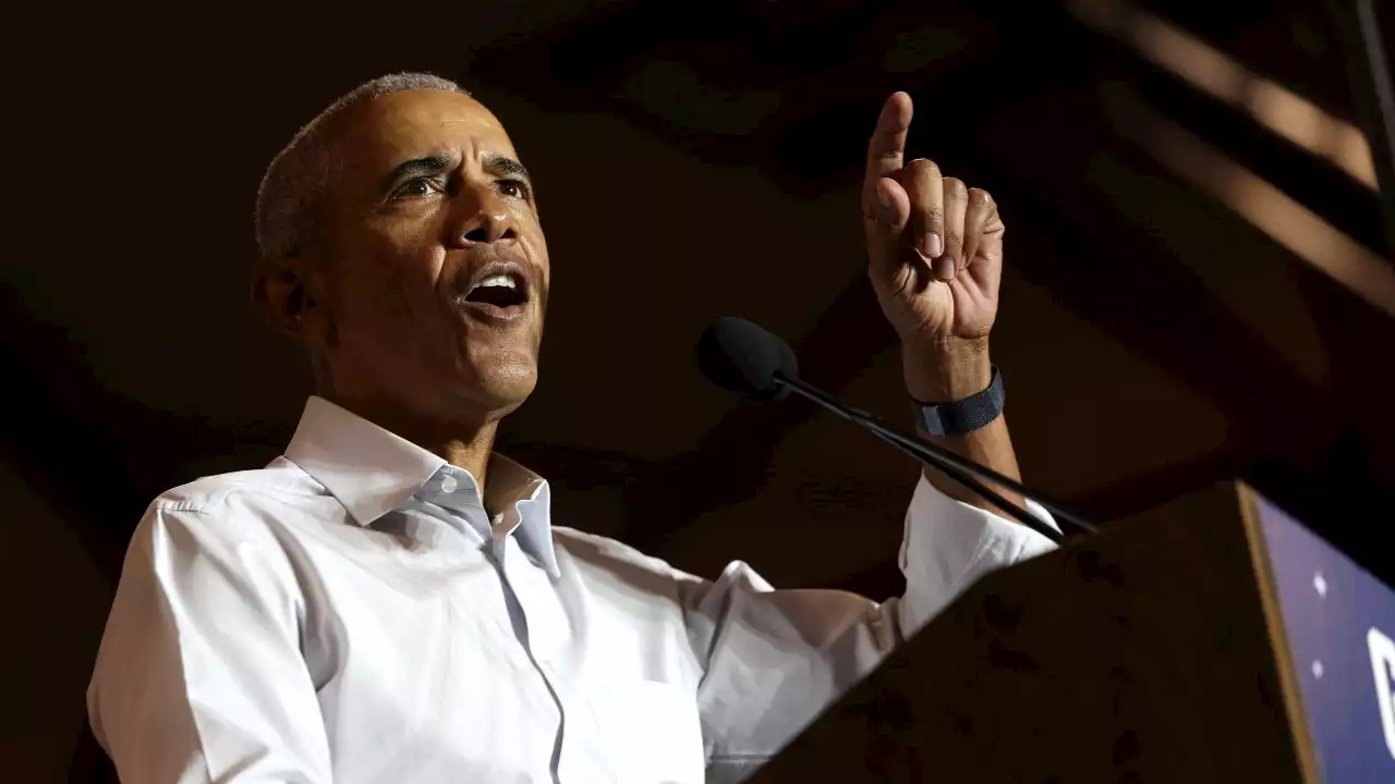 Obama heckled at Arizona rally while stumping for Democratic candidates