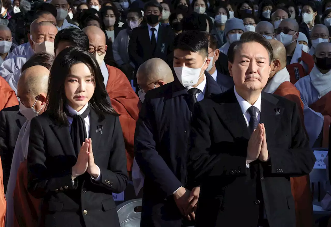 윤, 이태원 추모 법회서 “대통령으로서 죄송”…참사 엿새 만