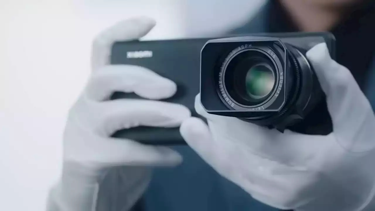 Lo nuevo de Xiaomi es un smartphone al que puedes montar un lente de cámara Leica