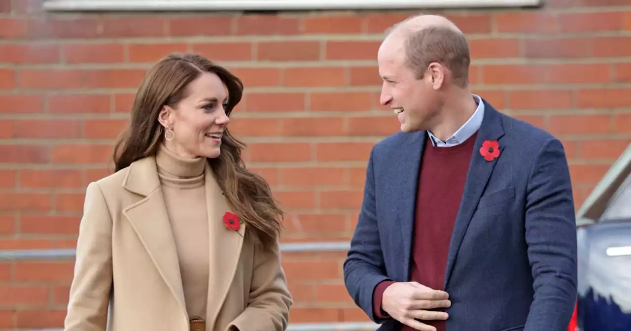 Kate and William had the best reaction to girl in Princess dress with sweet gift