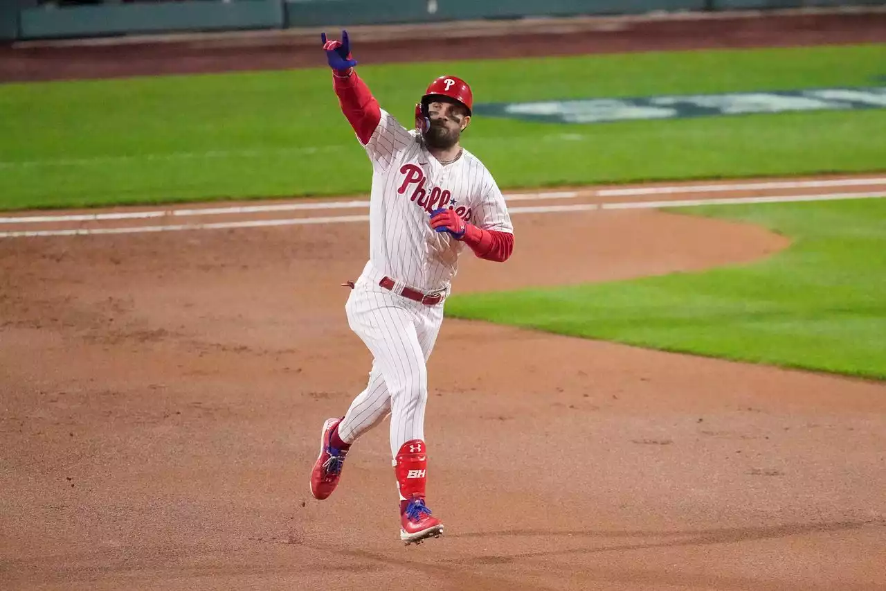 Did Phillies fans cheer so loud they shook the earth?