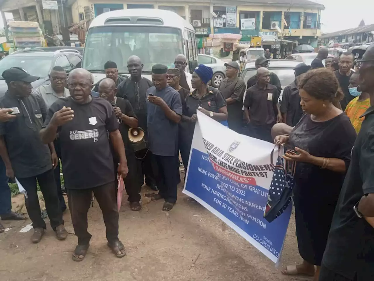 Pay Us Our Enments, 16 Of Our Members Dead – Abia State Pensioners Beg Governor Ikpeazu | Sahara Reporters