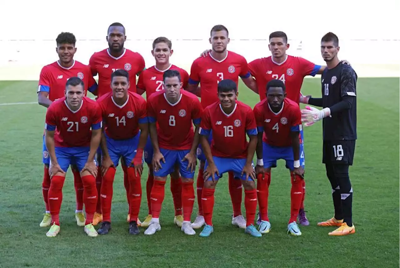 Soccer-Costa Rica put faith in veterans for World Cup