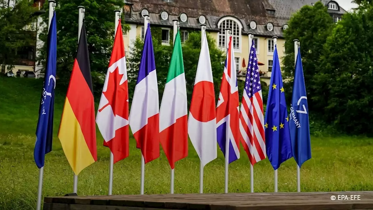 Главы МИД G7 отвергли информацию России о готовности Киева применить 'грязную бомбу'