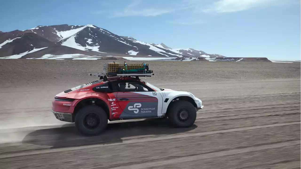 Porsche 911 climbs the world's highest volcano