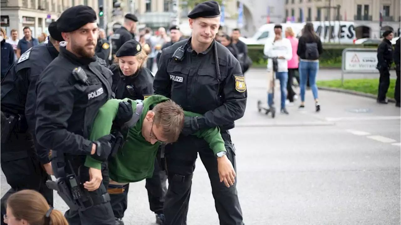 Klima-Protest: Anwalt erklärt – mit diesen Strafen müssen Aktivisten rechnen