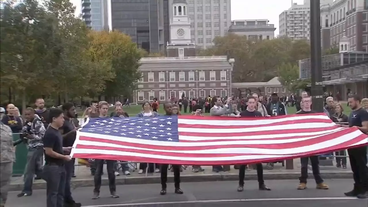 Celebrity Chef Robert Irvine co-host 6abc Veterans Parade