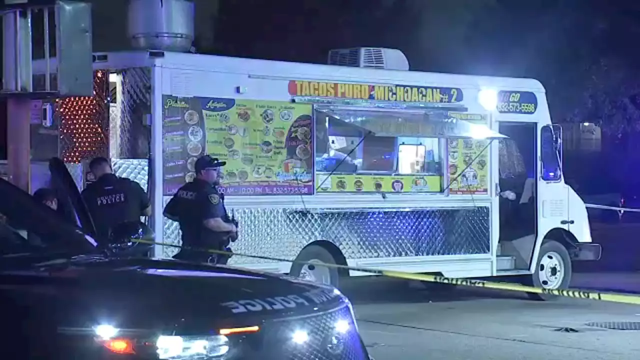 Police search for gunman who shot employee at SW Houston taco truck