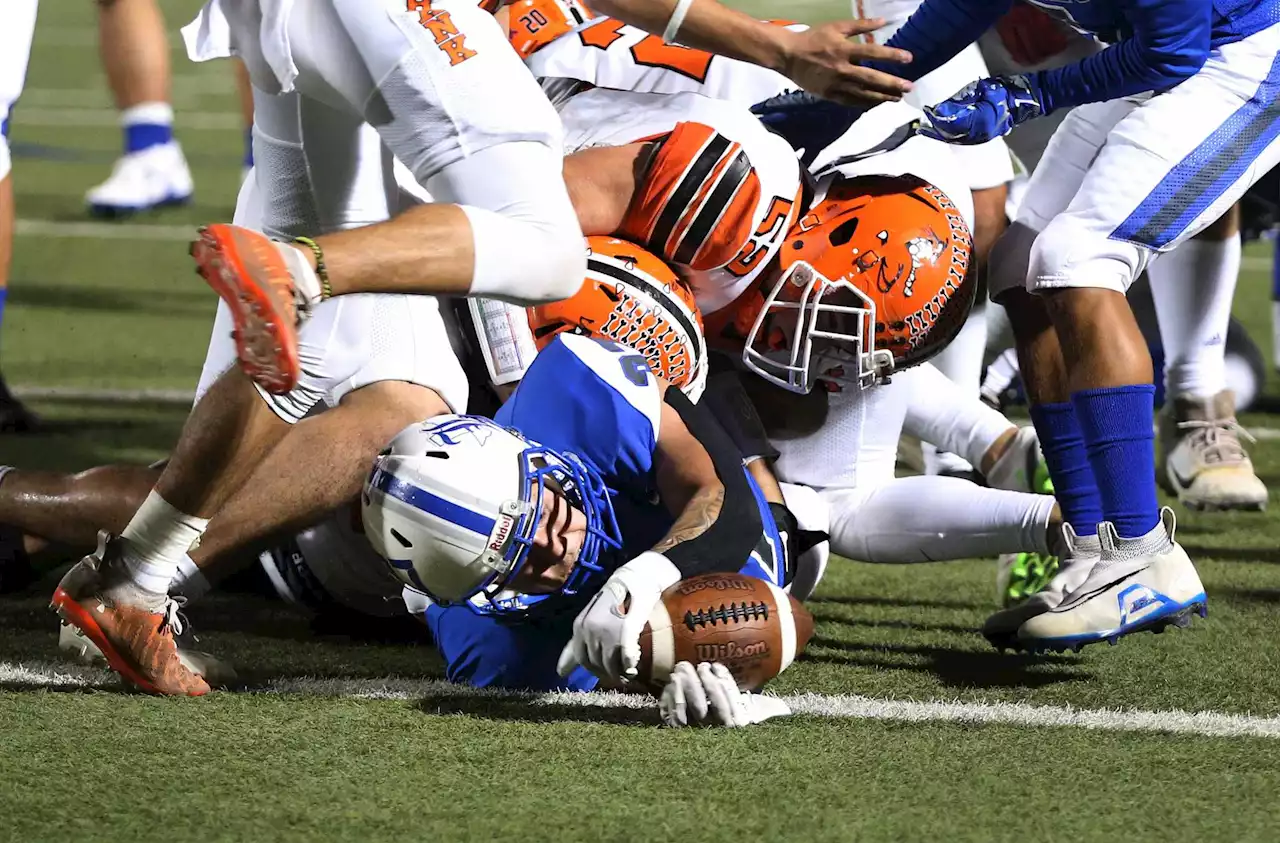 High school football: Lanier 36, Burbank 20