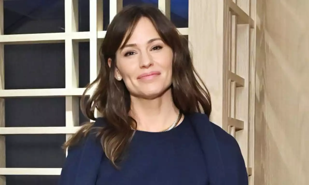 Jennifer Garner shares unexpected photo with her 'kids' as she marks movie milestone