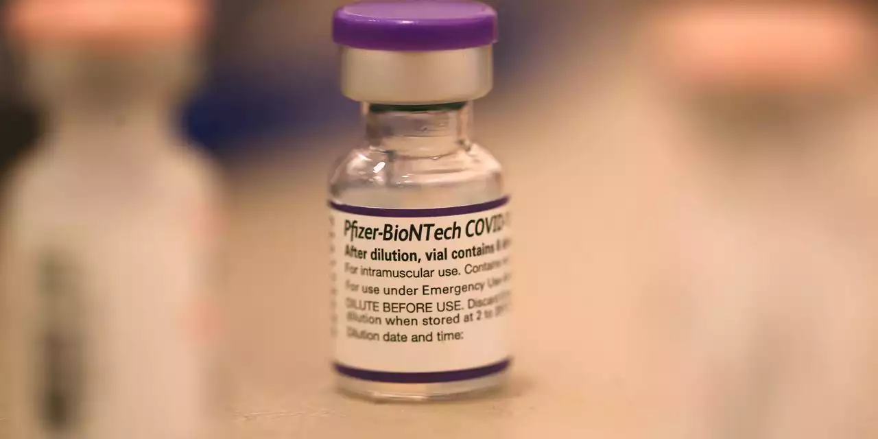 Pfizer-BioNTech bivalent booster shows higher immune response, but new COVID cases climb back above 40,000 a day