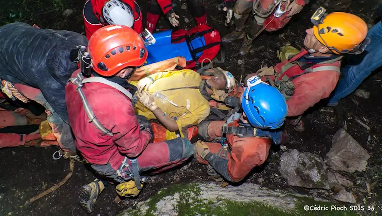 Spéléologue coincé dans une grotte dans l'Hérault : la victime évacuée après plus de 24 h passées dans la cavité