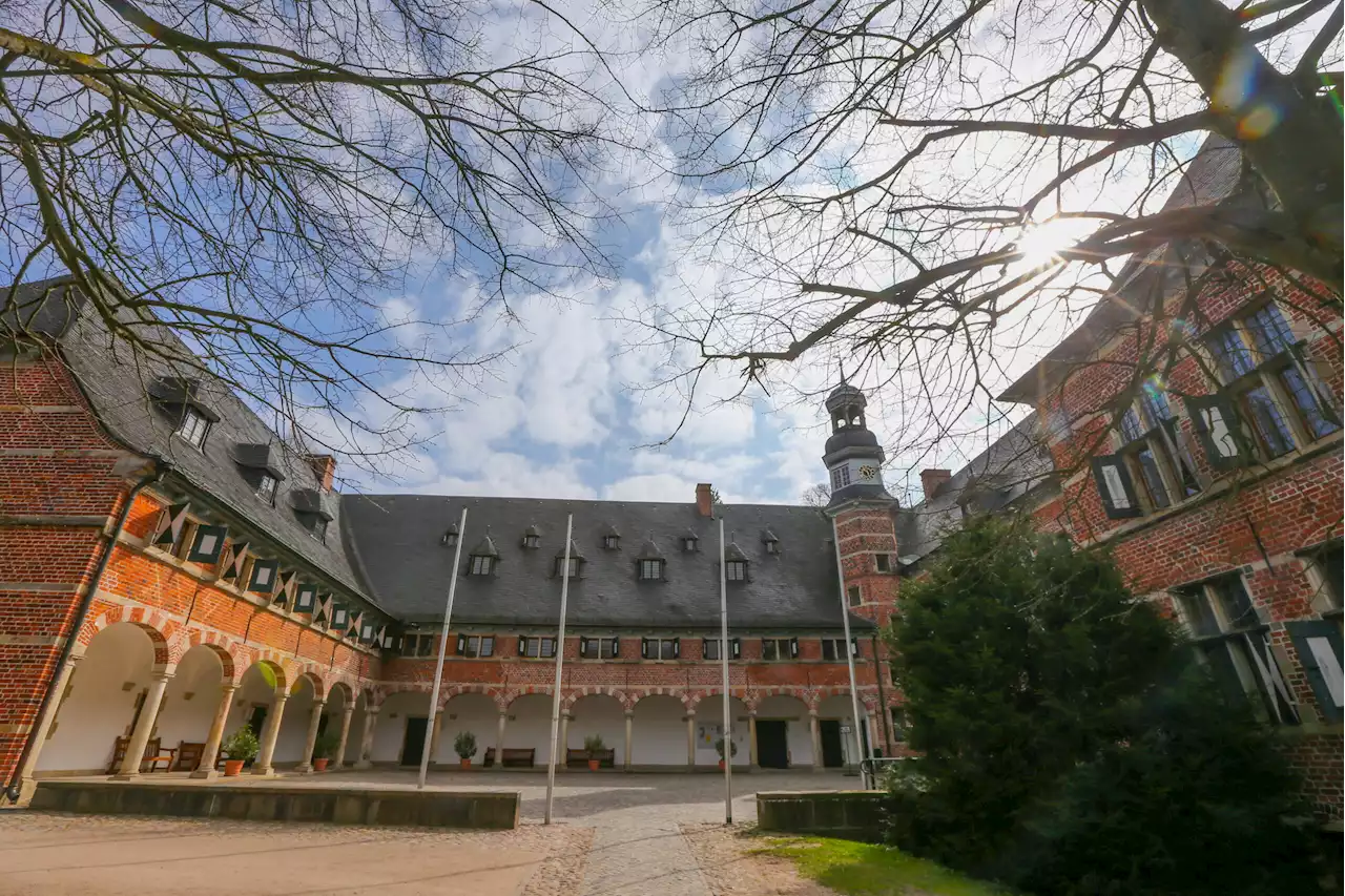 Rechtsextreme tagen im Schloss Reinbek – Protest angekündigt (M+)