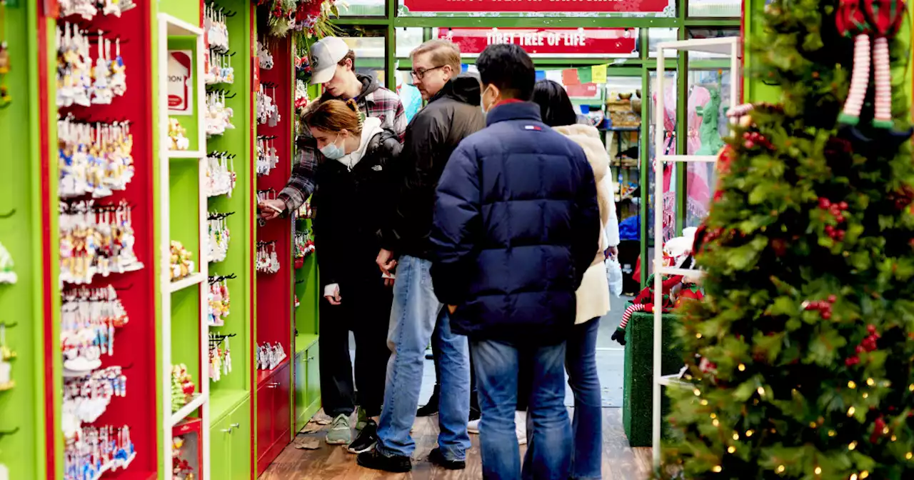 Holiday shopping during inflation: Consumers are unfazed, ready to buy