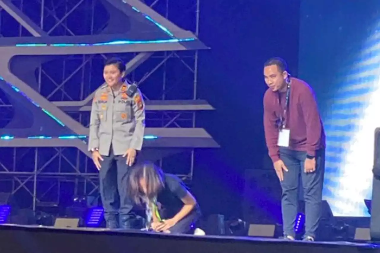 Viral Diduga Pihak Promotor NCT 127 Sujud Depan Penonton, Netizen: Astaga Nangis Banget - Pikiran-Rakyat.com