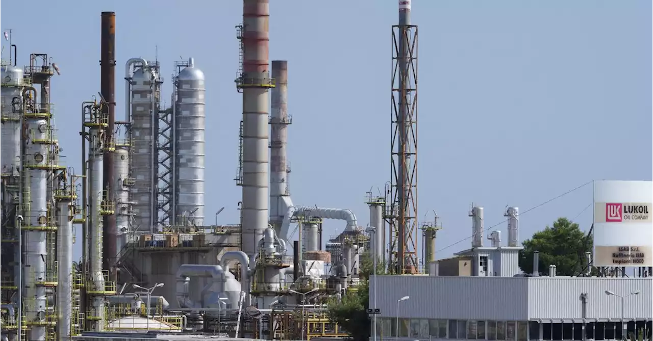 Russia's Lukoil rejects U.S. private equity firm's offer to buy its Sicily refinery - FT