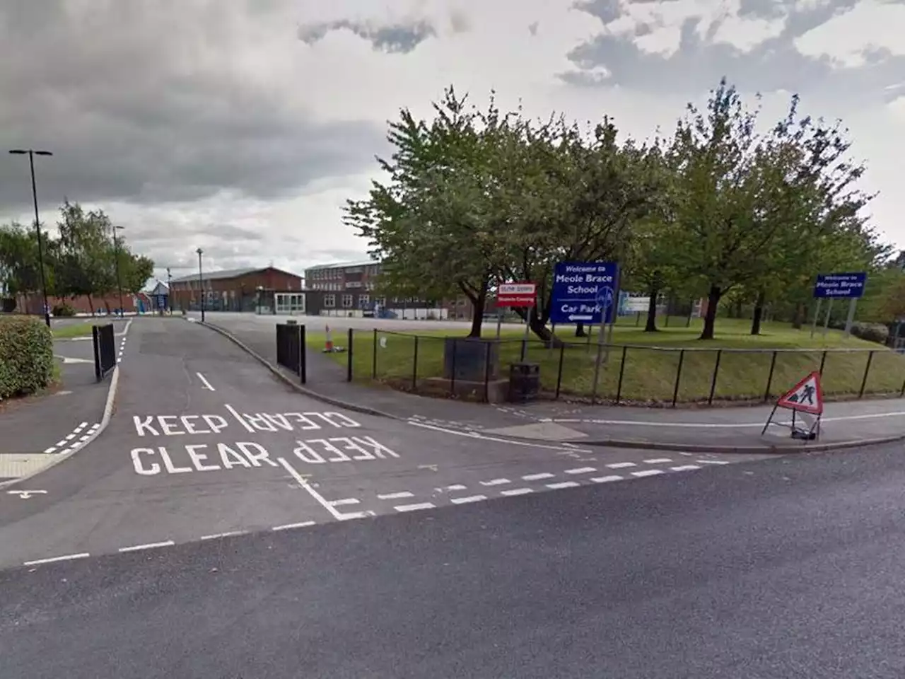 Shrewsbury residents call for crackdown over bad parking outside 'dangerous' school zone