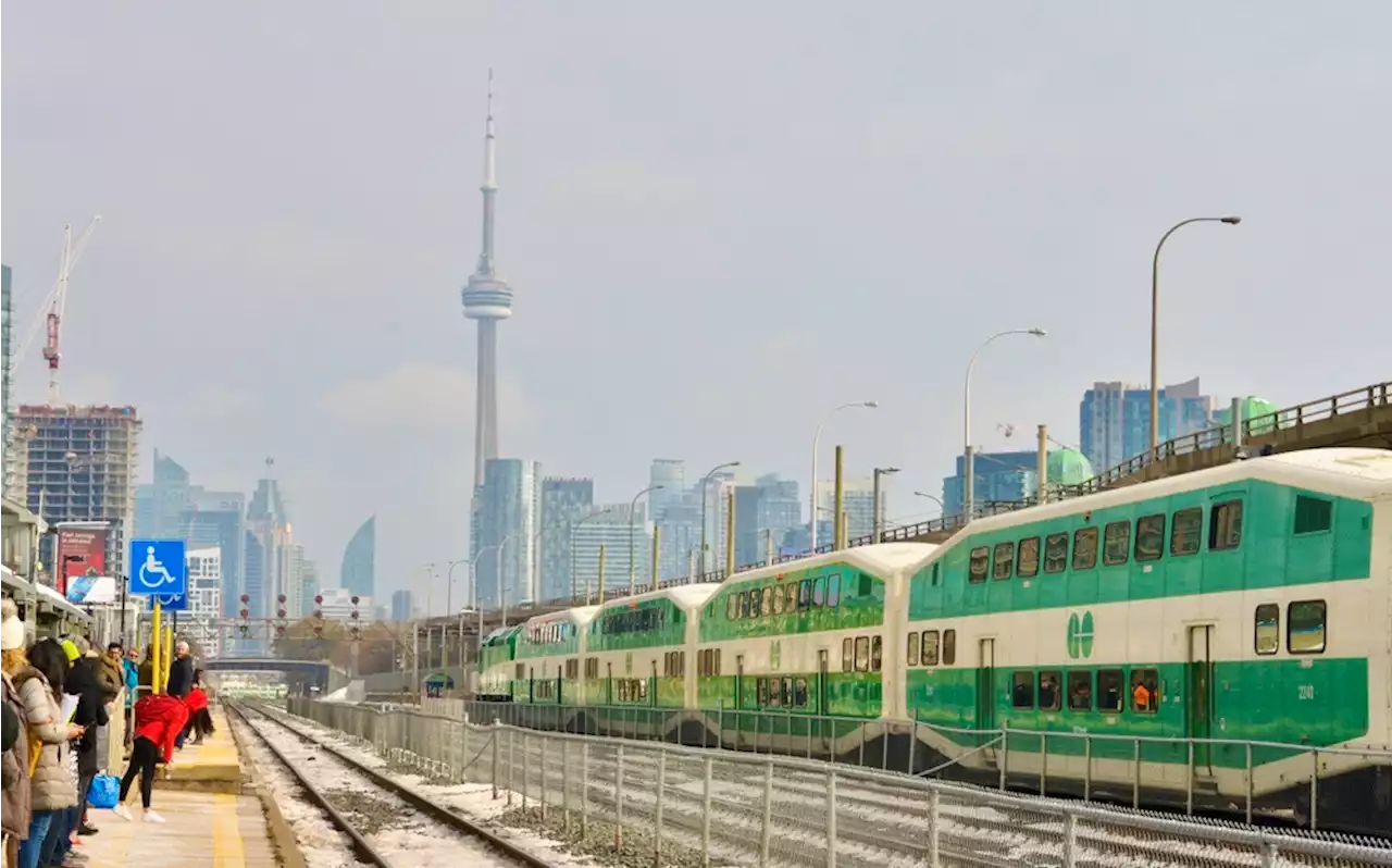 Limited Lakeshore GO Service, Gardiner Closures in Toronto This Weekend