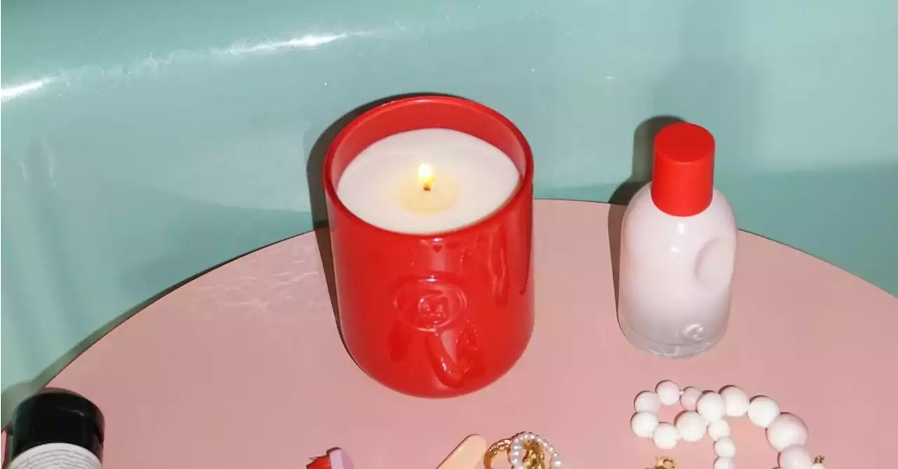 Glossier has finally released a candle and it’s perfect for cosy autumn evenings