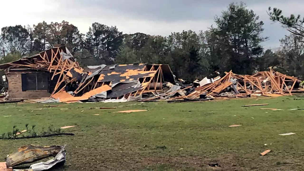 Storms rip through parts of Texas, causing injuries, damage