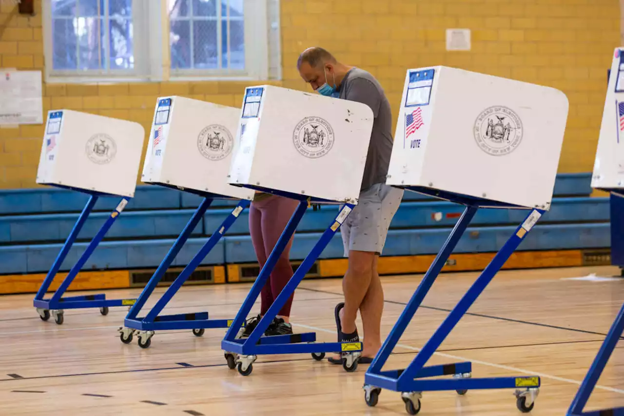 East Harlem early voting site evacuated after bomb scare | amNewYork