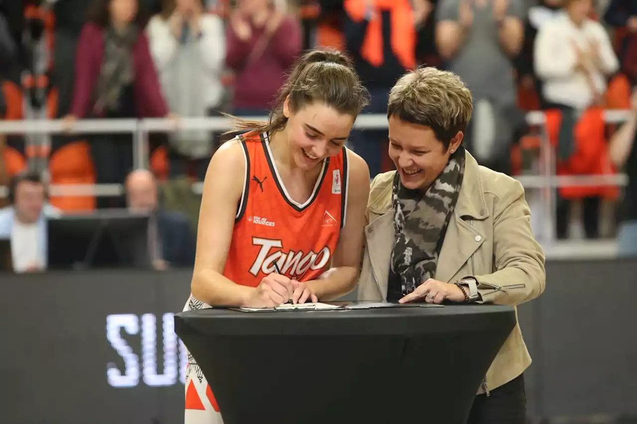 Bourges s'inspire du RC Lens et prolonge Pauline Astier devant son public - BeBasket