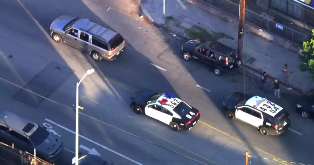 Alleged stolen vehicle suspect leading LAPD officers on slow speed pursuit in El Sereno