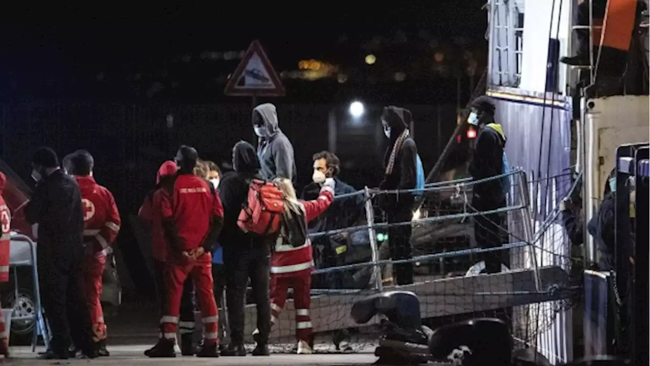 Italy stops 35 migrants from getting off rescue ship in port