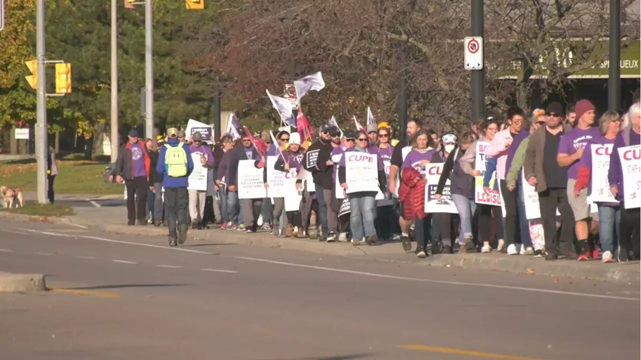 Ontarians express support for CUPE as education workers' strike continues, poll finds