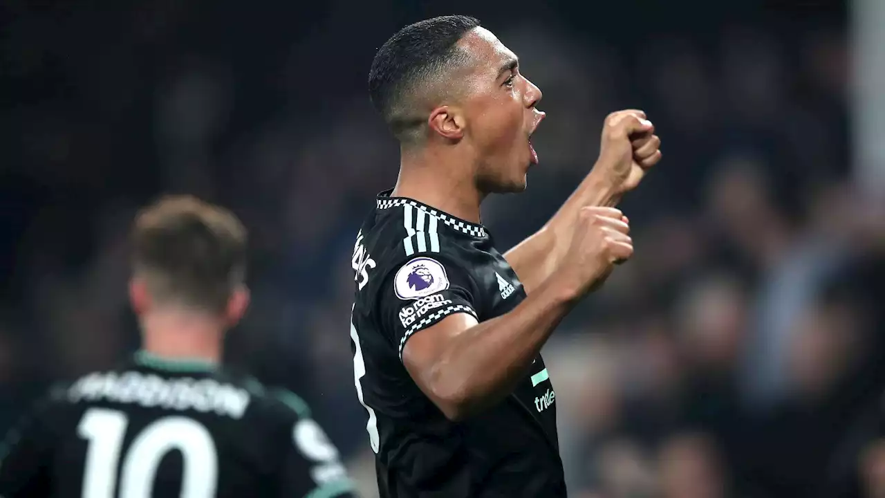 Everton 0-2 Leicester City: Tielemans nets sublime volley to help Foxes move out of relegation zone