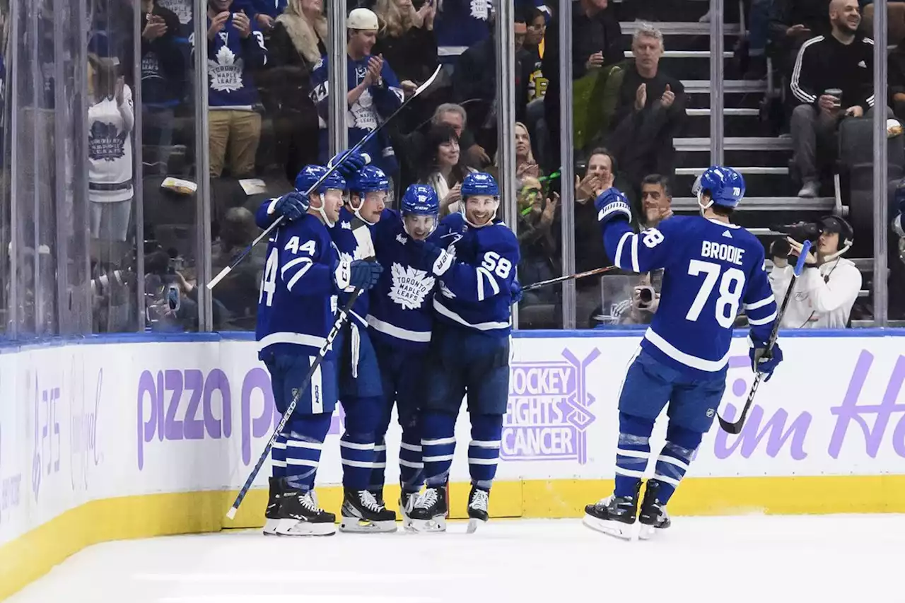 Auston Matthews scores twice to lead Maple Leafs over Bruins with 2-1 win