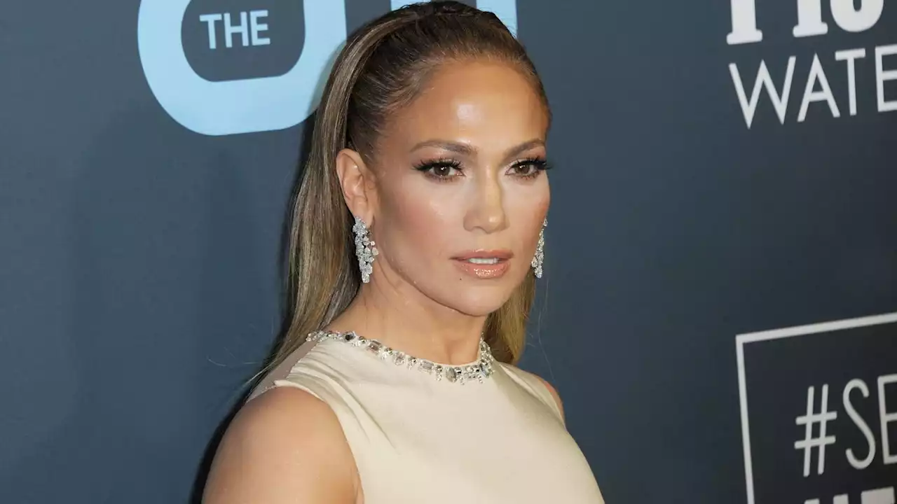 Jennifer Lopez partage une photo d'il y a 20 ans et choque la Toile