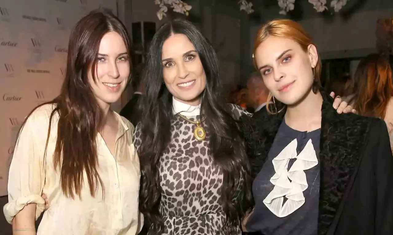 Demi Moore's lookalike daughter is the picture of chic in new photo