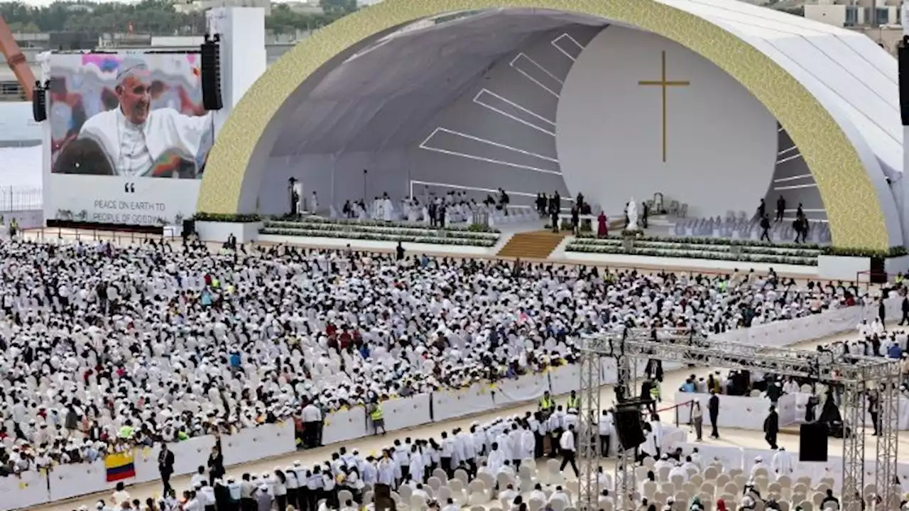 Pope at Mass in Bahrain: Love always and love everyone