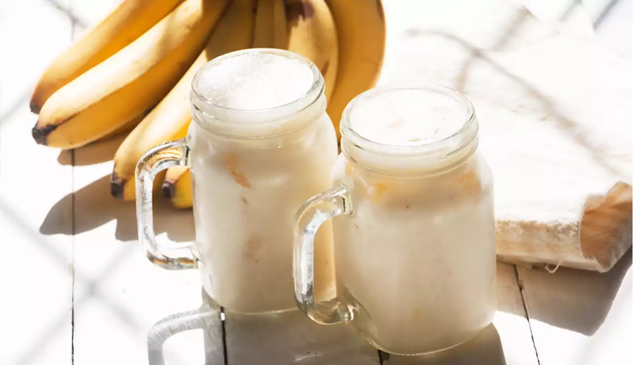 Consider This 3-Ingredient Homemade Banana Milk God’s Gift to Your Next Bowl of Cereal, Oatmeal, or Smoothie