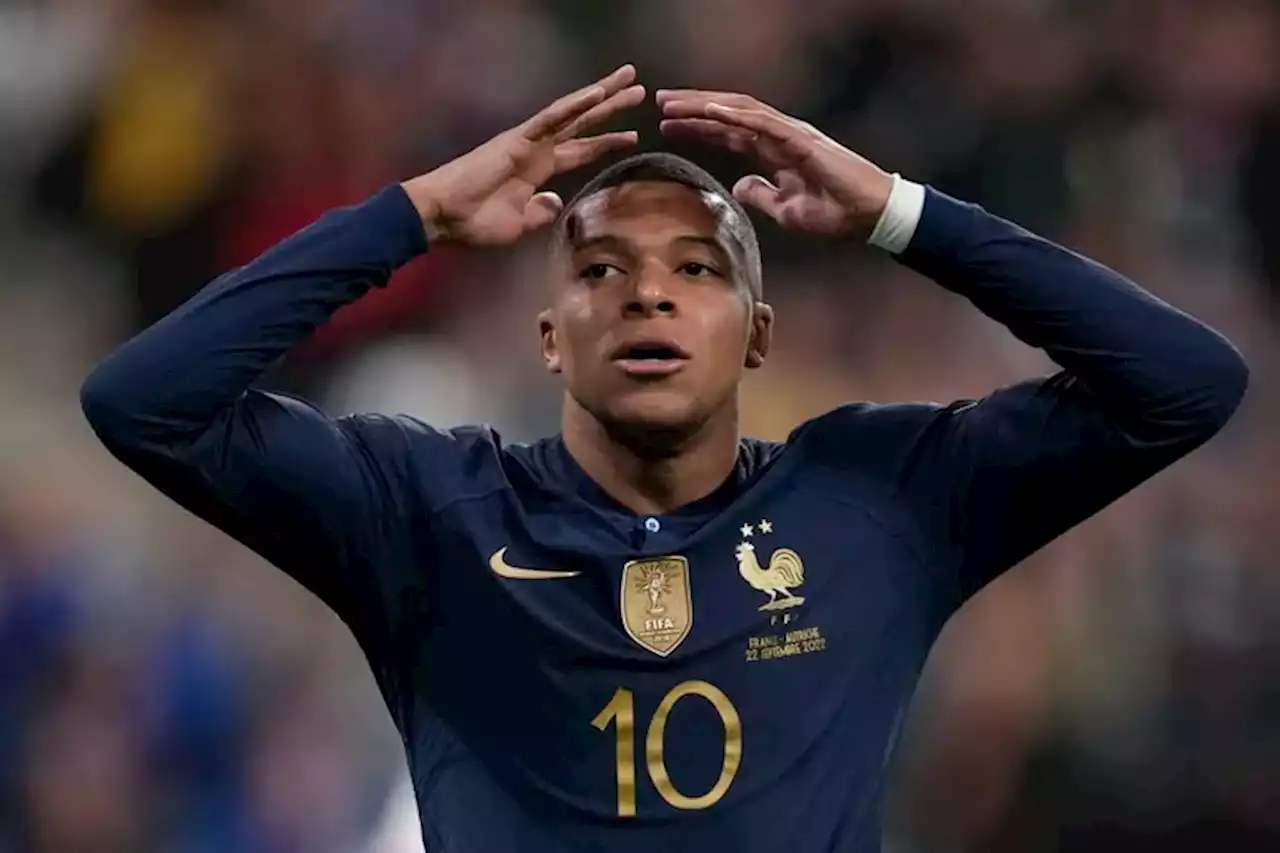 Alerta mundial: Kylian Mbappé dejó la cancha con una molestia en un aductor y tiembla Francia