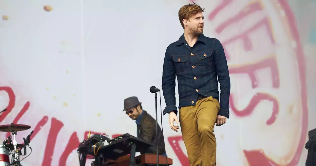 Kaiser Chiefs singer Ricky Wilson branded 'shambles' for 'slurring' gig