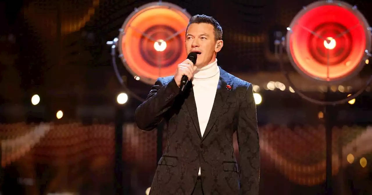 Strictly fans' 'brain hurt' as they double take over Luke Evans' performance