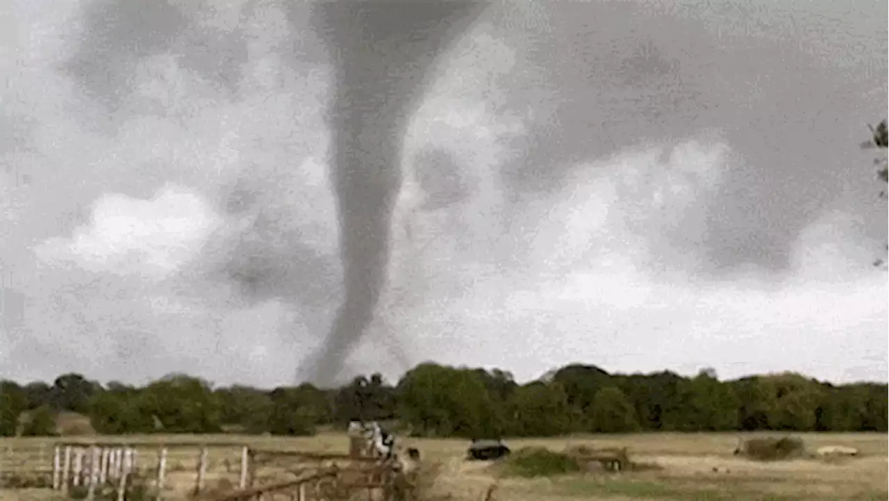 Search for survivors after powerful tornadoes tore through US towns