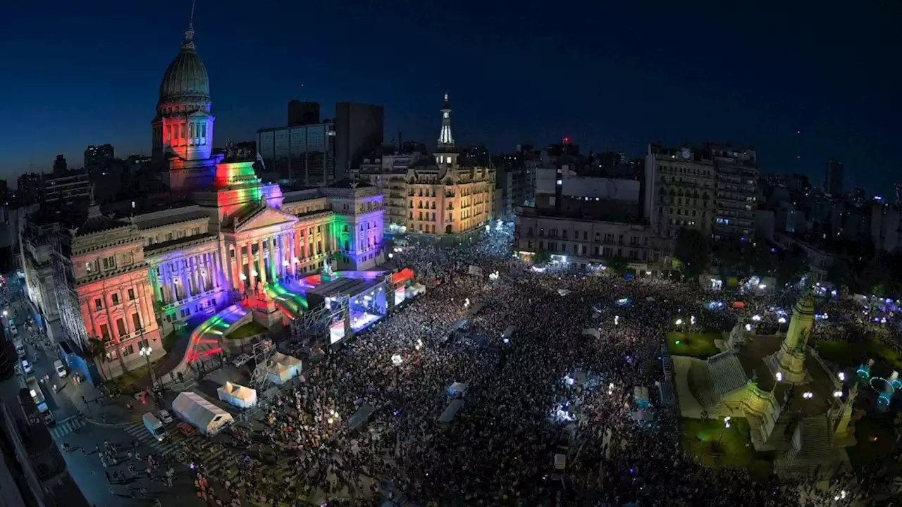 Marcha del Orgullo: el Congreso se iluminó con los colores de la bandera LGBTIQ+