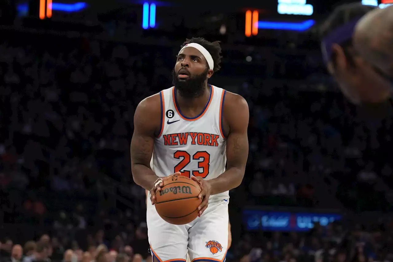 Knicks’ Mitchell Robinson out at least a week with knee sprain