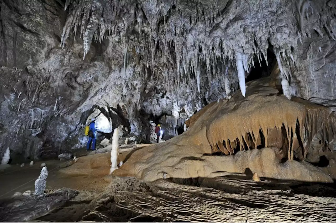 Hérault : un spéléologue évacué d'une grotte après 24 heures de sauvetage