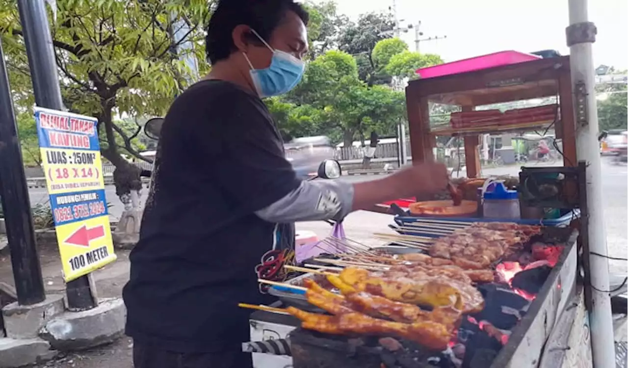 Jualan 4 Jam, Pedagang Bakso Bakar di Sragen Raup Cuan Rp500.000